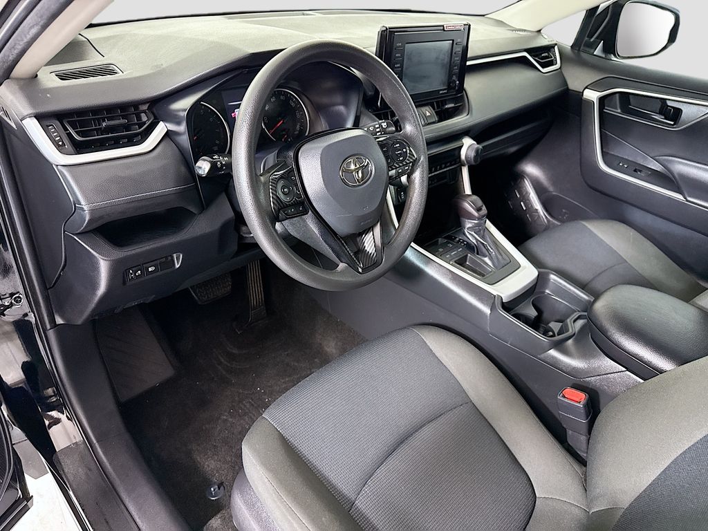 Thumbnail: 2021 Toyota RAV4 - 9