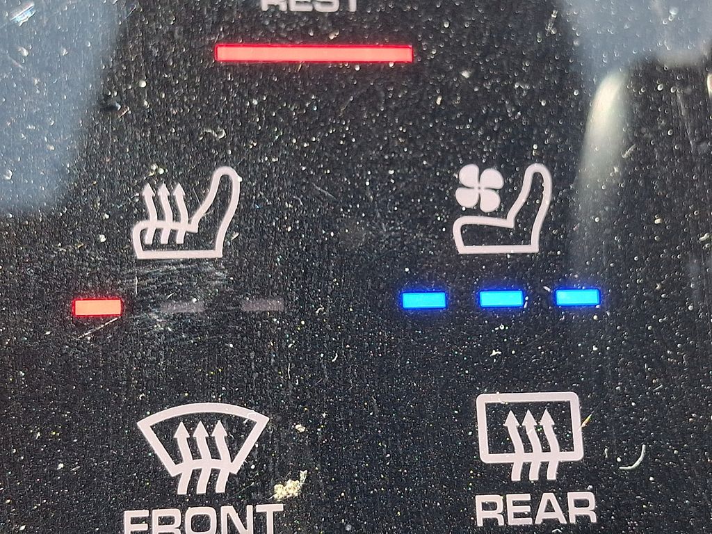 Thumbnail: 2022 Porsche Cayenne - 28