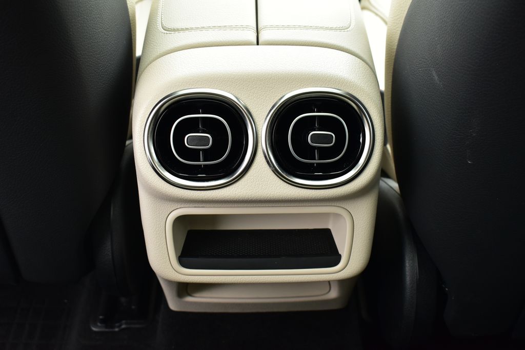 2023 Mercedes-Benz GLC 300 32