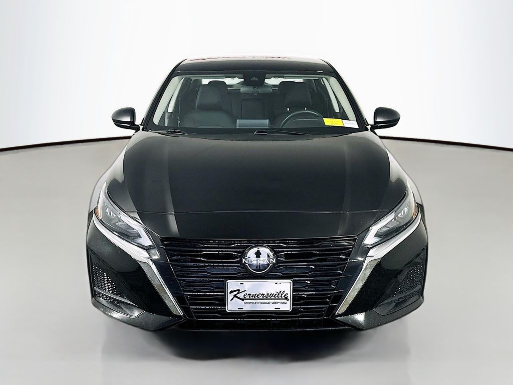 Used 2024 Black Nissan 2.5 SV image 2