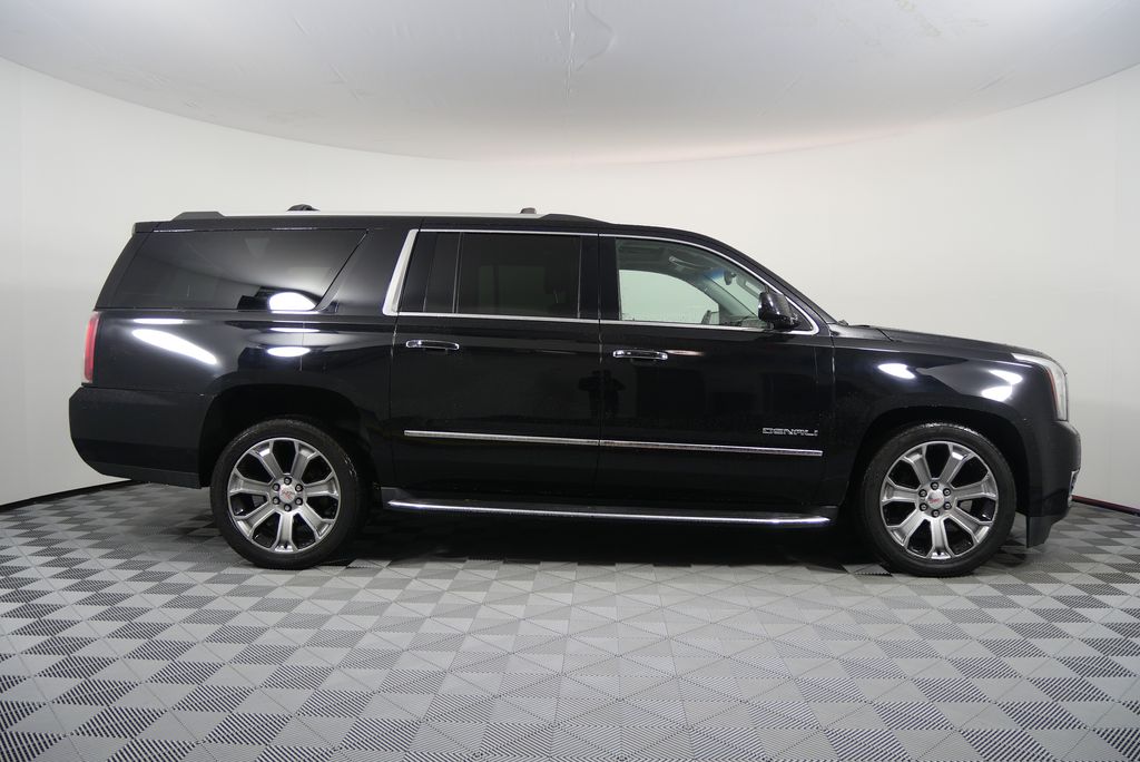 2017 GMC Yukon XL Denali 2