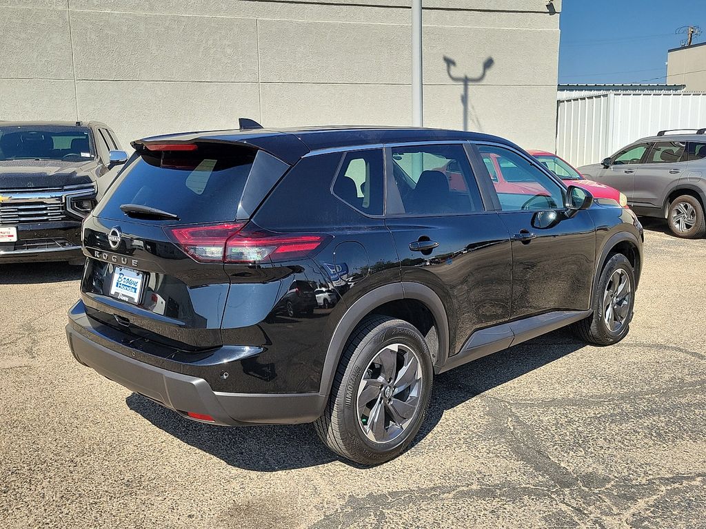 2025 Nissan Rogue SV - 10