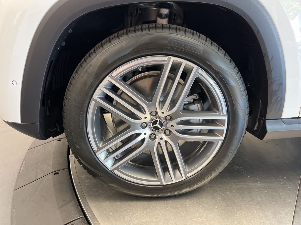 Thumbnail: 2026 Mercedes-Benz GLS - 10