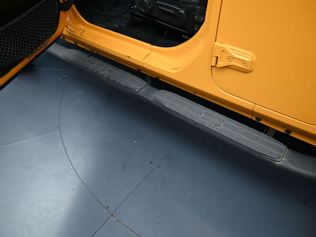 Used 2018 Hellayella Clearcoat Jeep Unlimited Sport S image 30