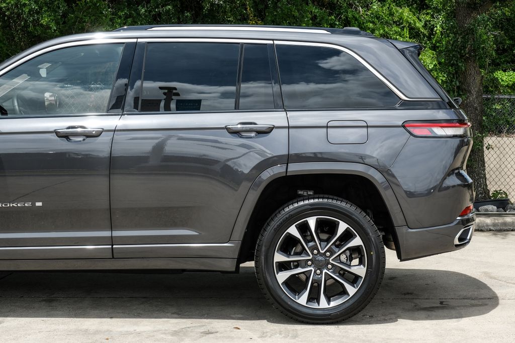 used 2022 Jeep Grand Cherokee car, priced at $31,834