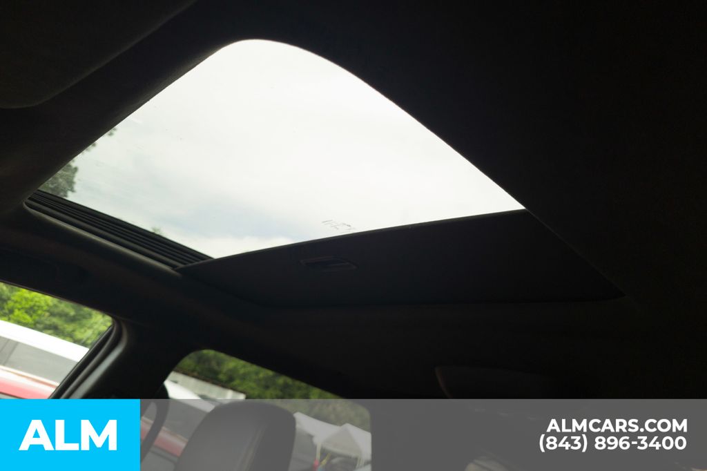 Used 2024 White/off-white Dodge R/T Premium image 8