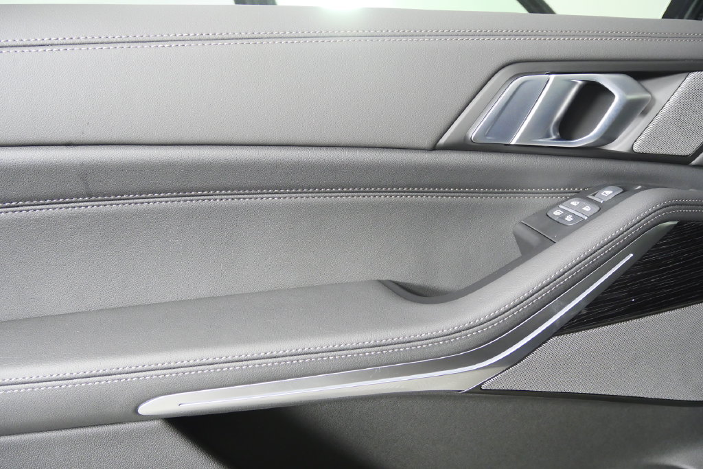 Thumbnail: 2027 BMW X7 - 13