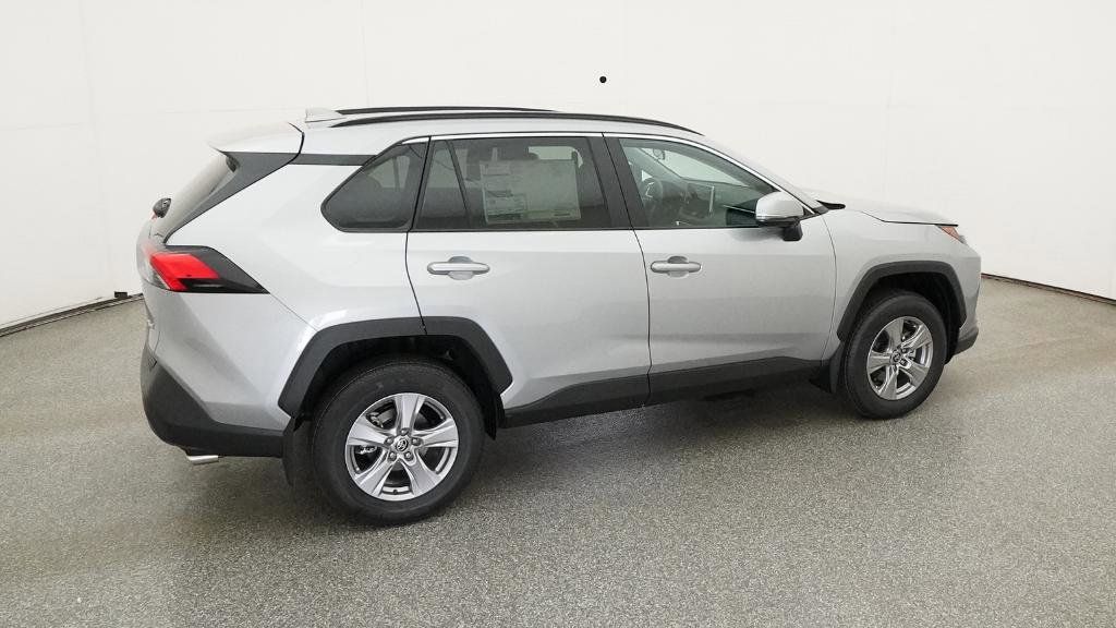 Thumbnail: 2025 Toyota RAV4 - 31