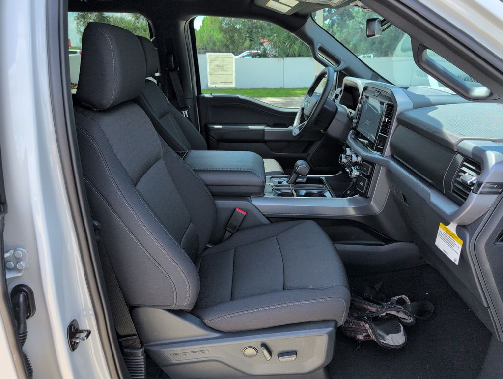 New 2026 White Ford XLT image 14