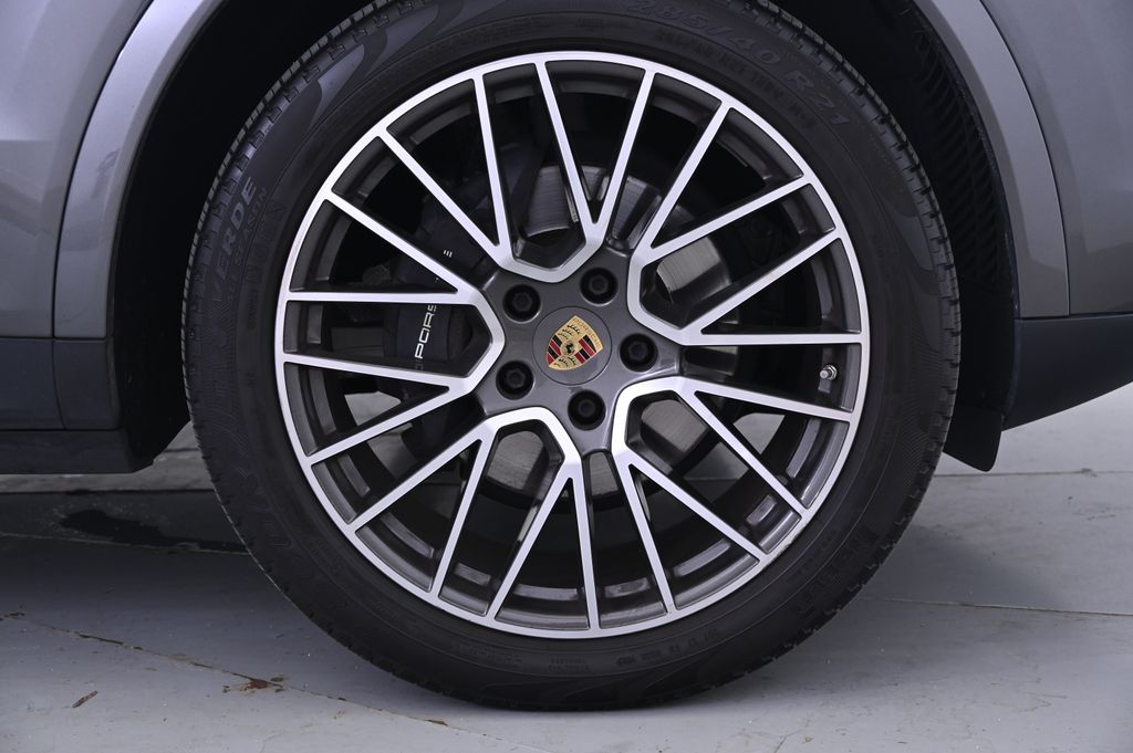 Thumbnail: 2020 Porsche Cayenne - 14