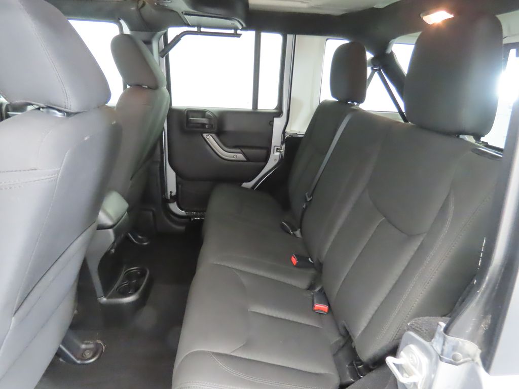 2015 Jeep Wrangler Unlimited Sport 20