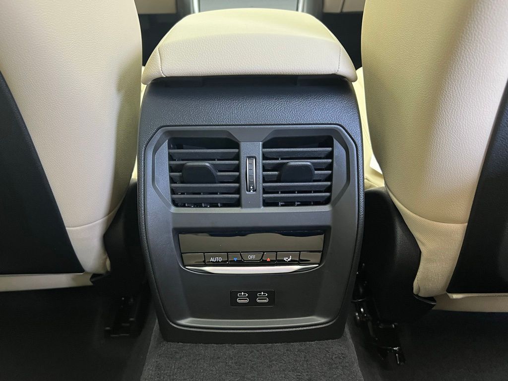 Thumbnail: 2026 BMW 3 Series - 9