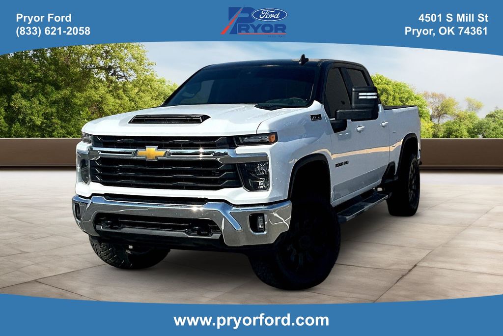 Summit White 2025 Chevrolet Silverado 2500HD LT Crew Cab 4WD Pickup Truck Four-Wheel Drive Automatic