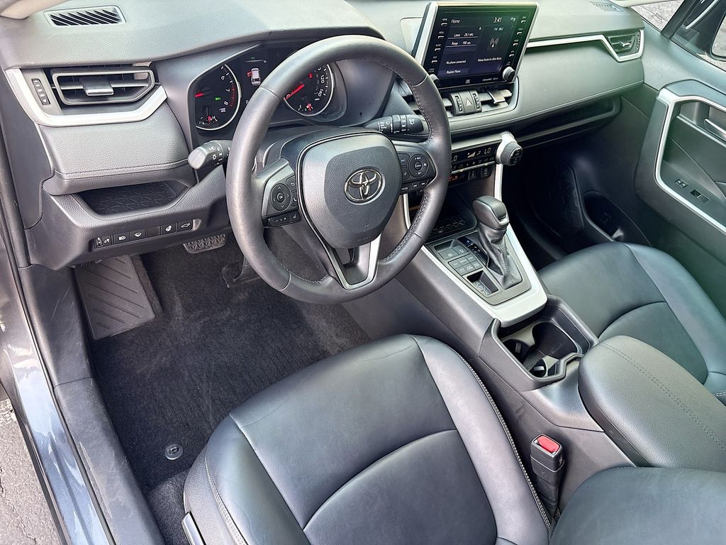 Thumbnail: 2021 Toyota RAV4 - 9