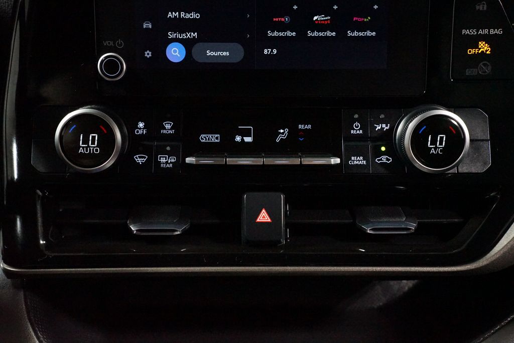 Thumbnail: 2023 Toyota Highlander - 20