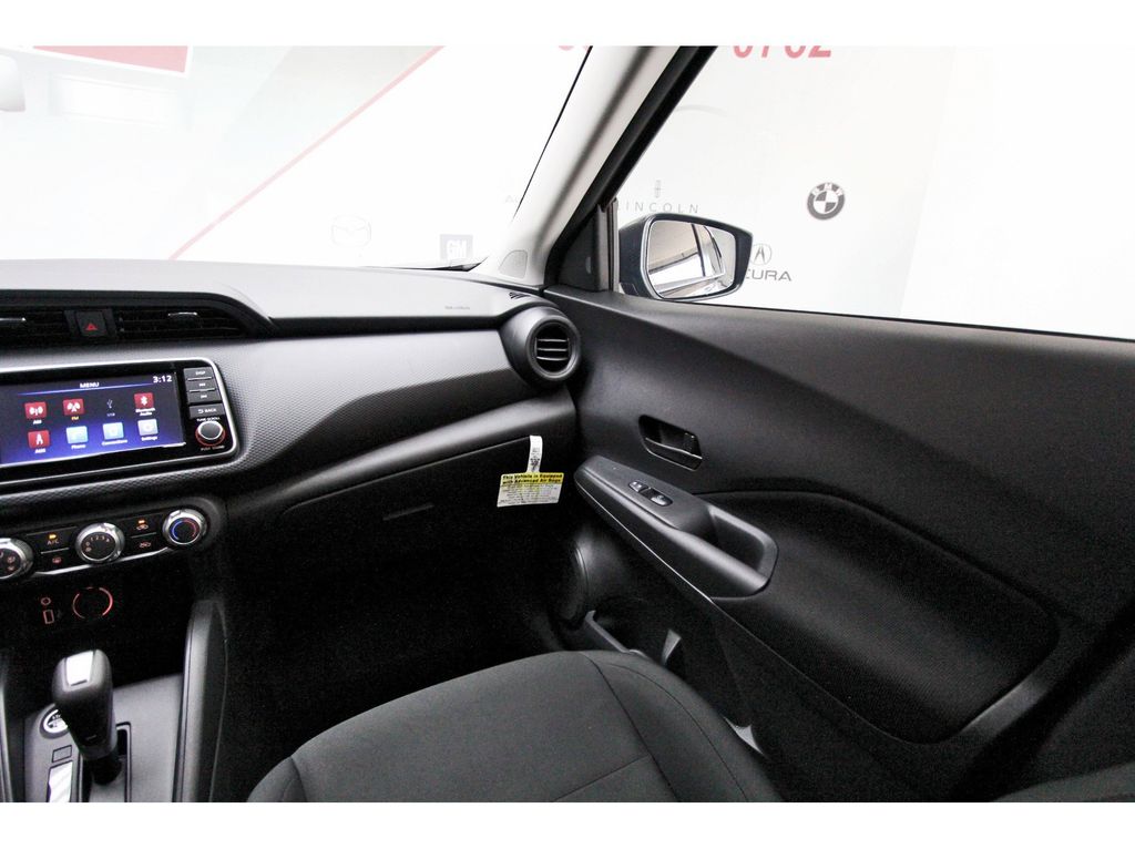 2025 Nissan Kicks Play S - 7