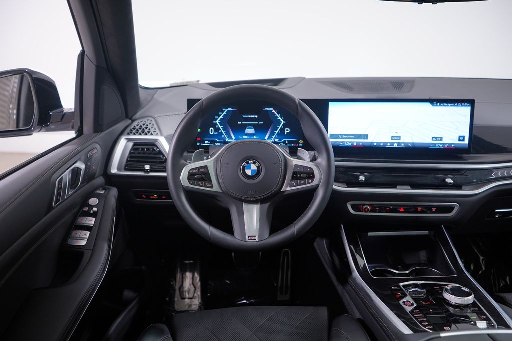 Thumbnail: 2024 BMW X7 - 11
