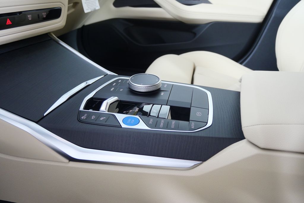 Thumbnail: 2025 BMW i4 - 22