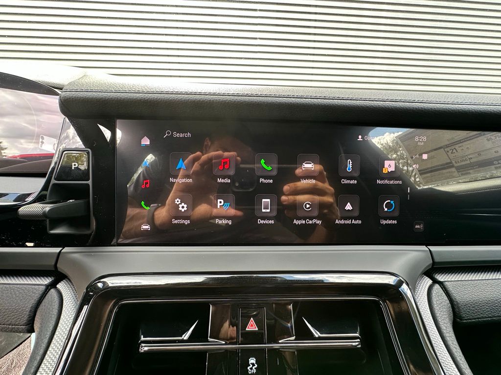 Thumbnail: 2025 Porsche Panamera - 22