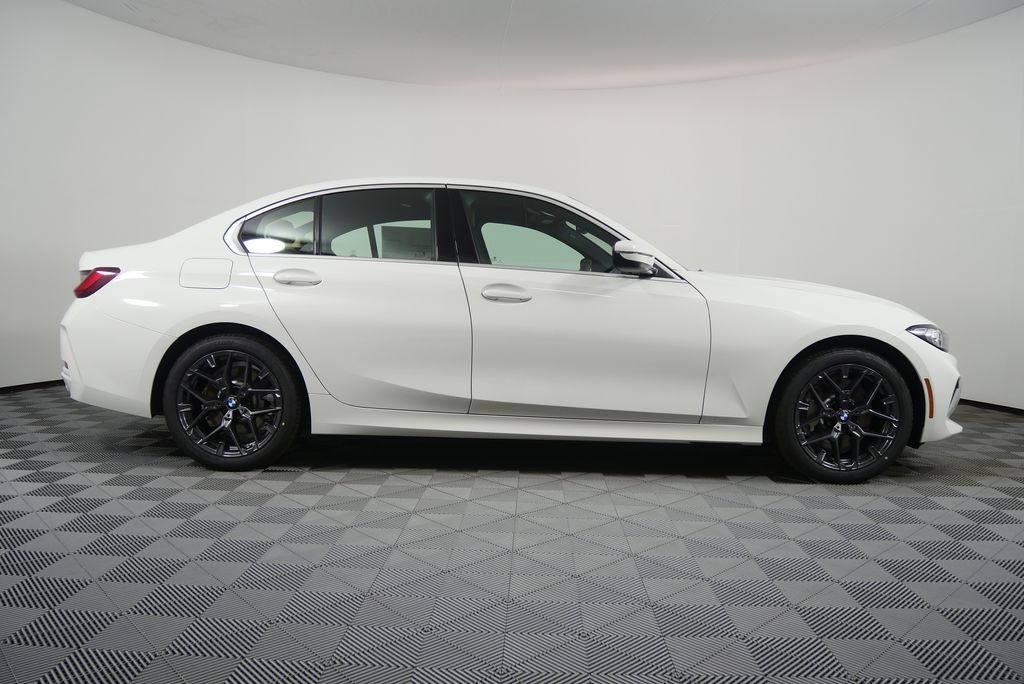 Thumbnail: 2026 BMW 3 Series - 2