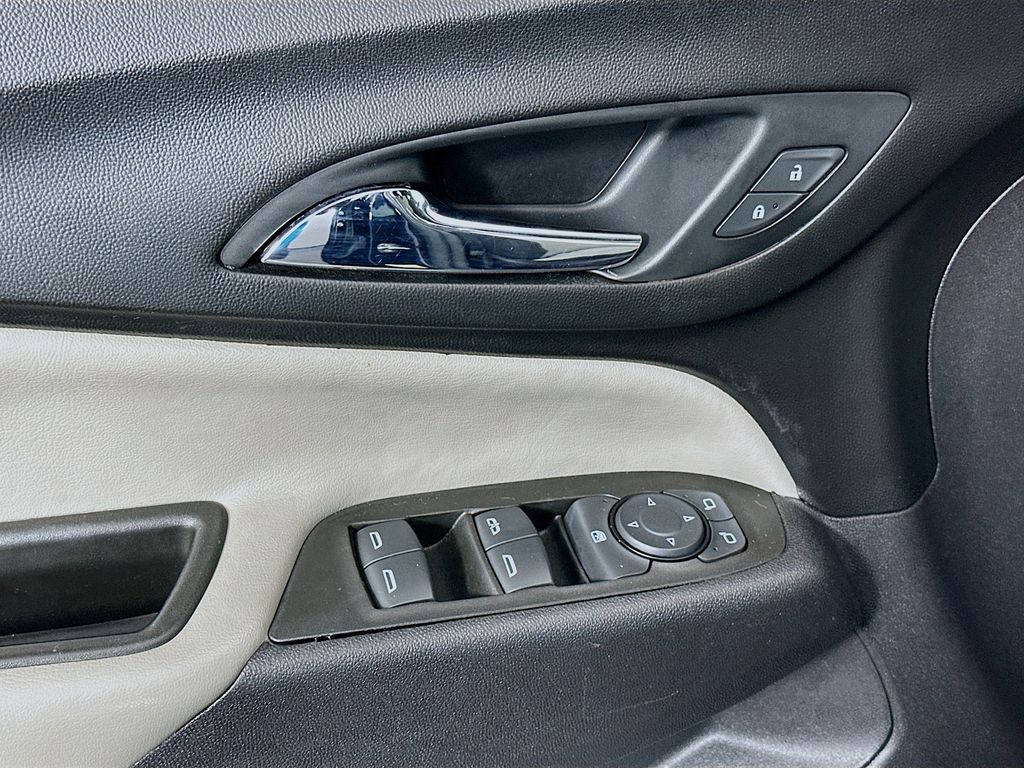 Thumbnail: 2021 Chevrolet Equinox - 17