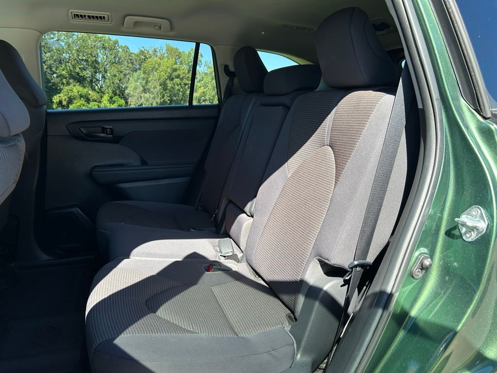 Thumbnail: 2023 Toyota Highlander - 14