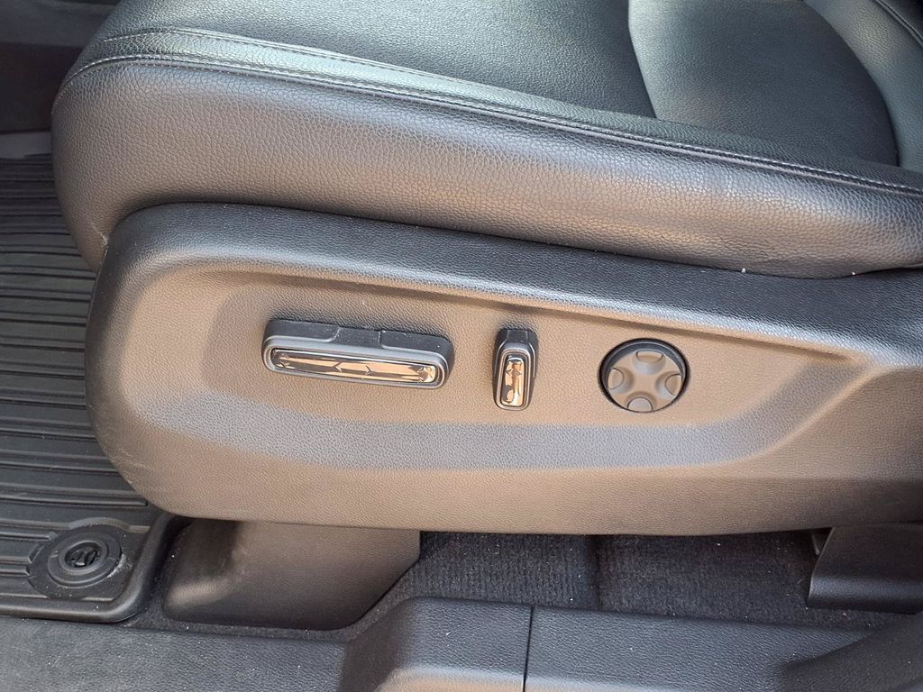 Used 2025 Honda Odyssey Van