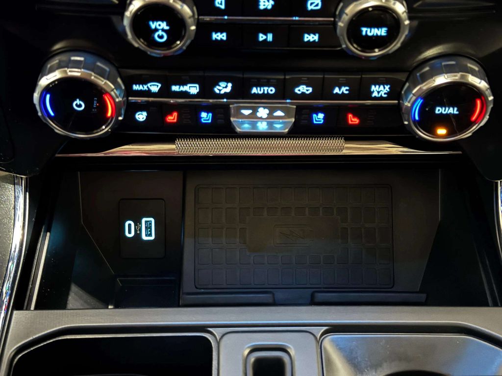 Used 2022 Agate Black Metallic Ford Lariat image 14