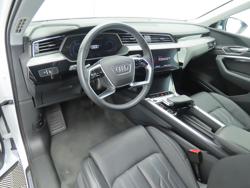 Thumbnail: 2024 Audi Q8 e-tron - 9