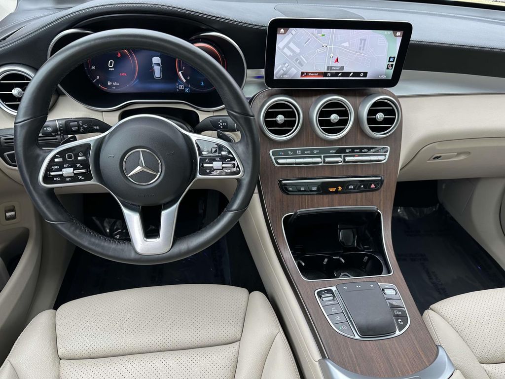 2022 Mercedes-Benz GLC 300 8