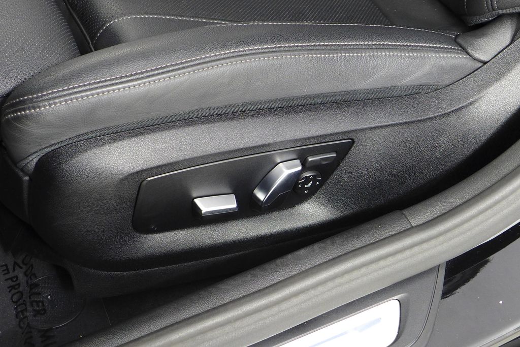 Thumbnail: 2023 BMW 5 Series - 23