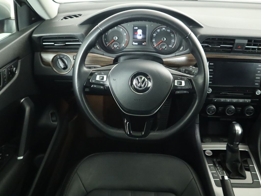 2020 Volkswagen Passat 2.0T 10