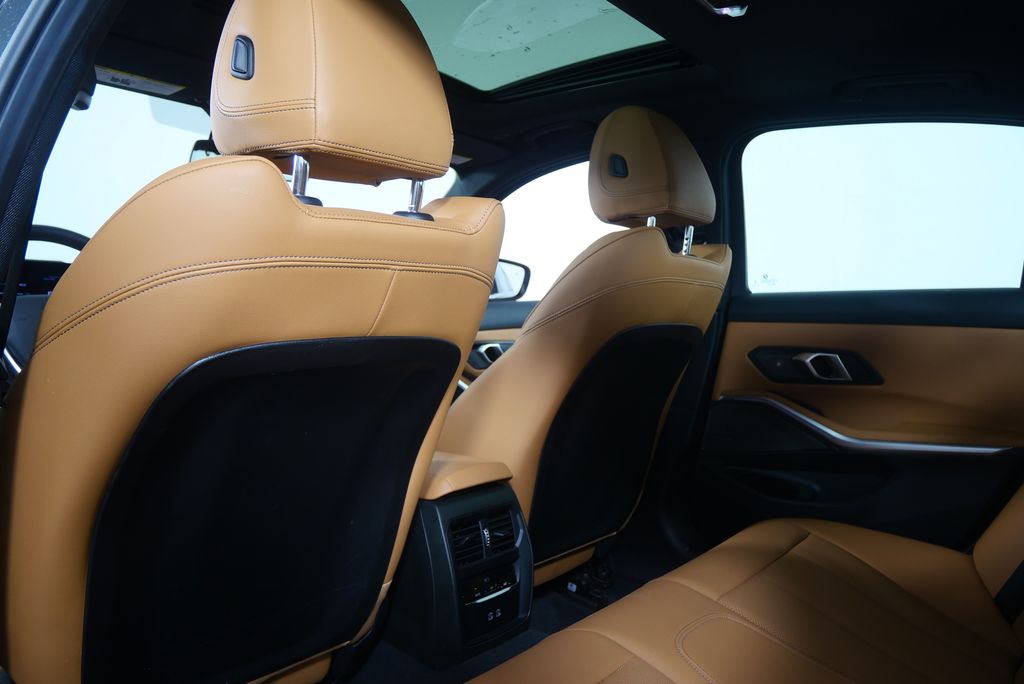 Thumbnail: 2024 BMW 3 Series - 18