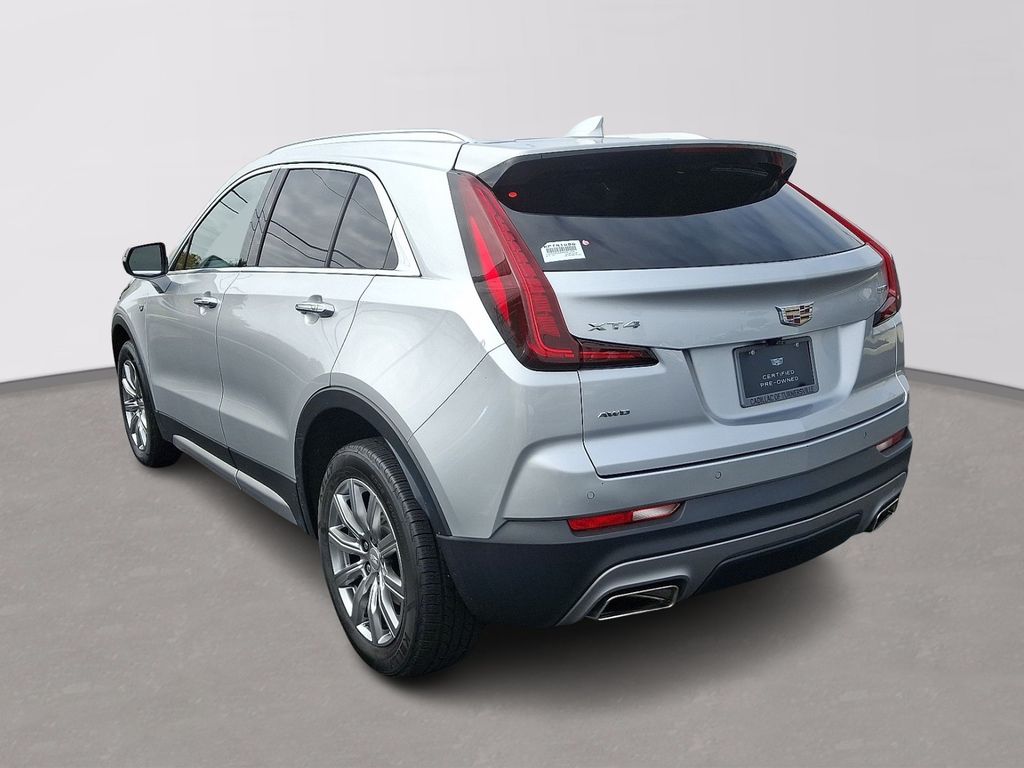 Thumbnail: 2021 Cadillac XT4 - 4