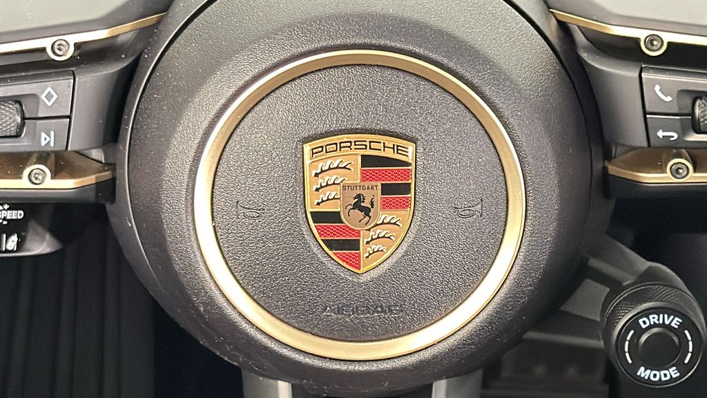 Thumbnail: 2025 Porsche Taycan - 19