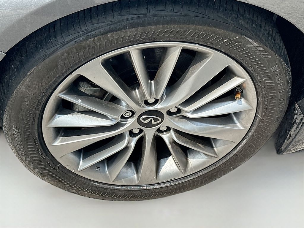 Used 2023 Gray INFINITI LUXE image 33