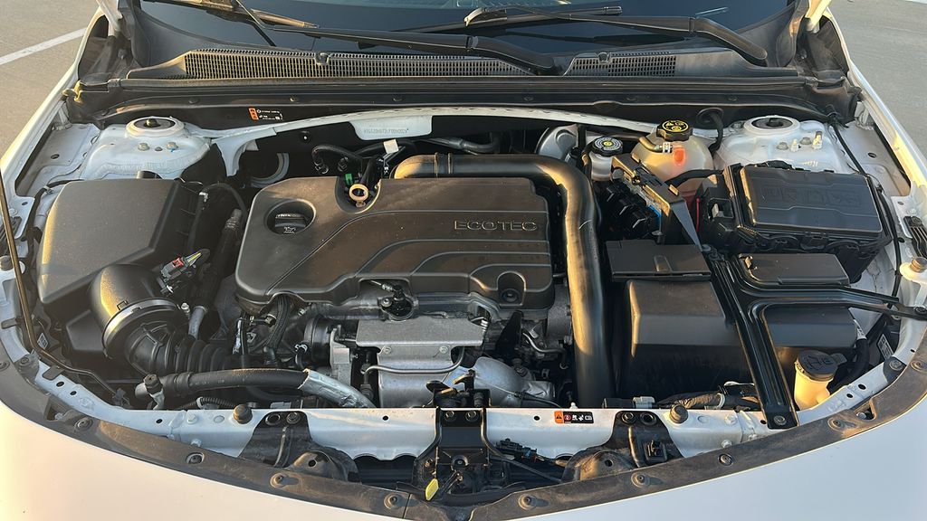 2020 Chevrolet Malibu LT White at Emmons Autoplex