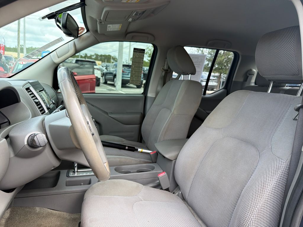 Used 2017 Nissan Frontier SV 4D Crew Cab