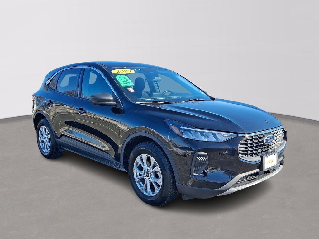 Thumbnail: 2023 Ford Escape - 3