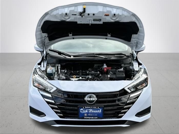 2025 Nissan Versa 1.6 SV photo 4