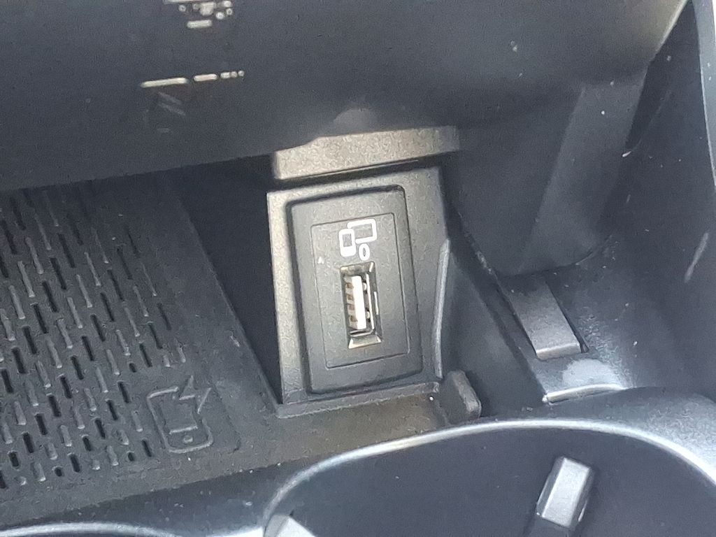 Thumbnail: 2020 Mercedes-Benz C-Class - 25