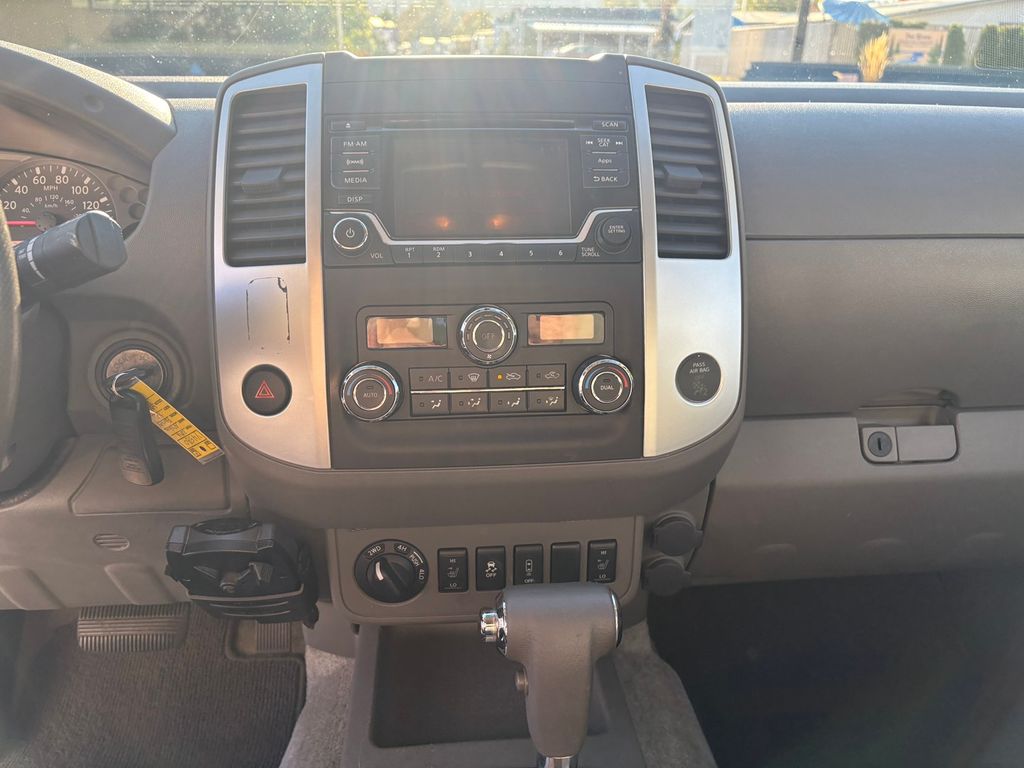 2016 Nissan Frontier SV