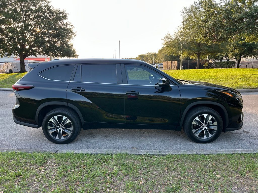 2024 Toyota Highlander XLE 6