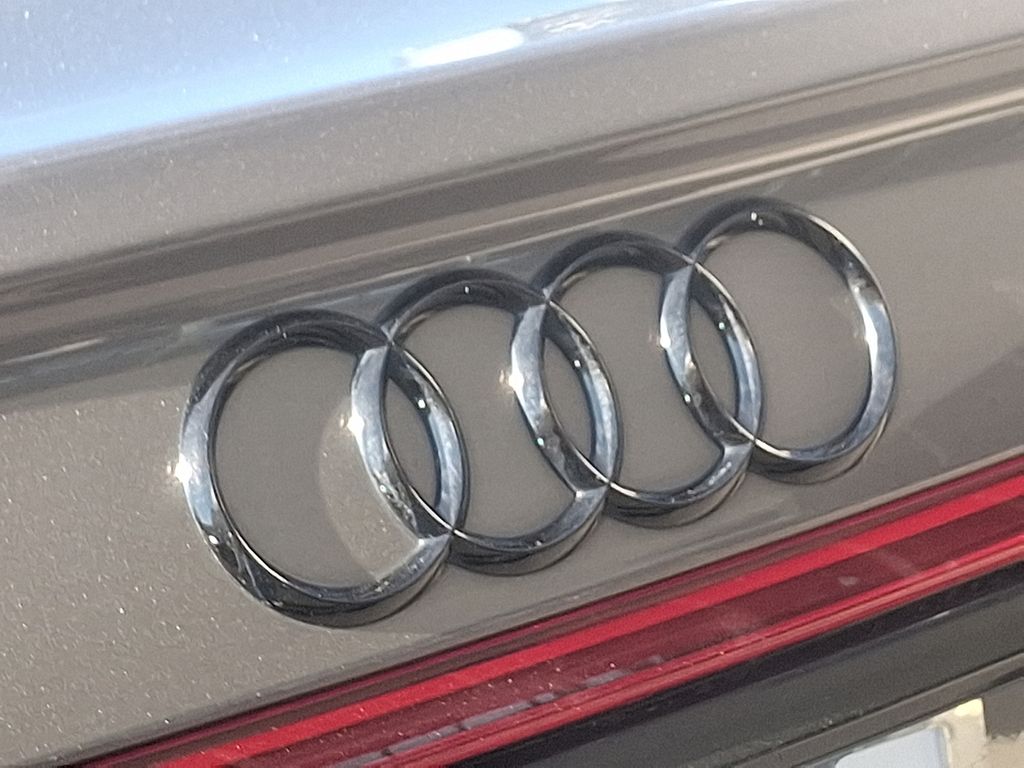 Thumbnail: 2021 Audi A8 - 31