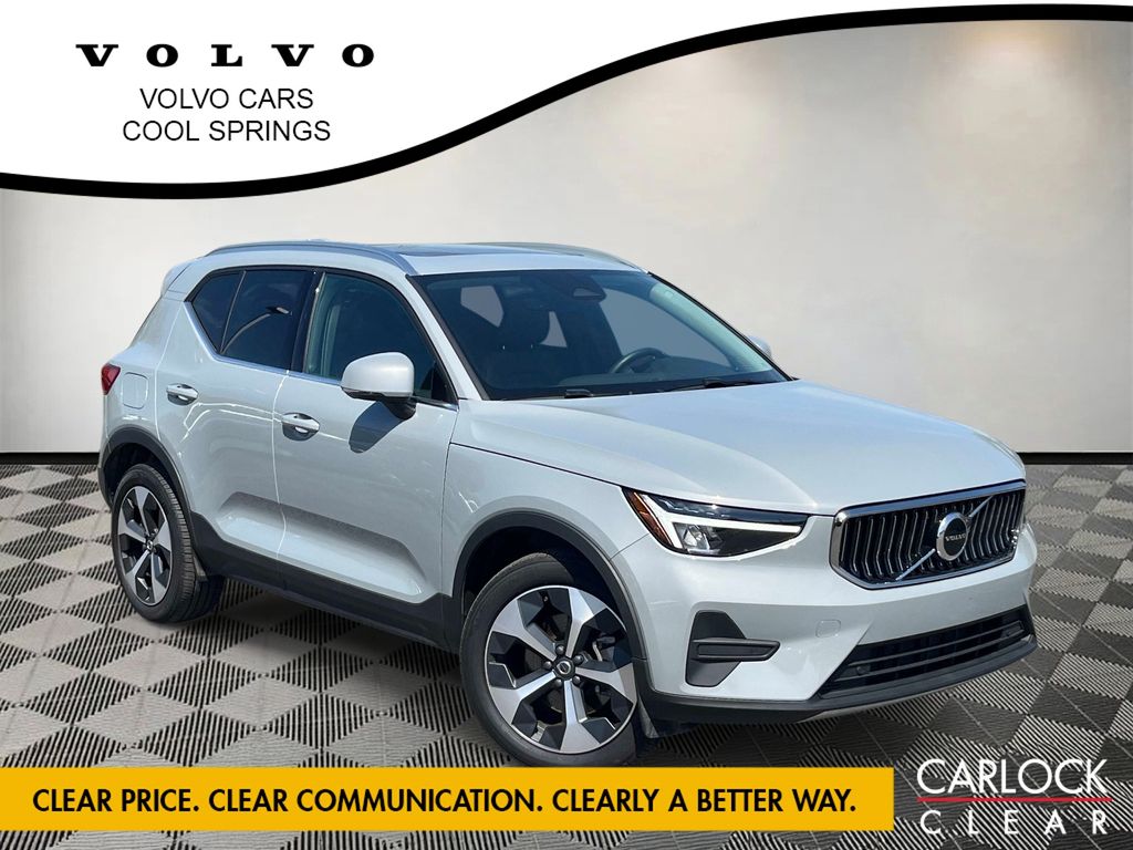 Gray Metallic 2025 Volvo XC40 B5 Core Bright Theme AWD SUV / Crossover All-Wheel Drive Automatic