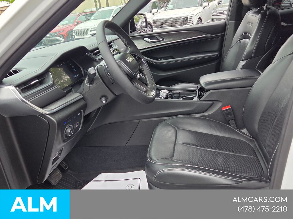 Used 2023 White Jeep Overland 4xe image 9