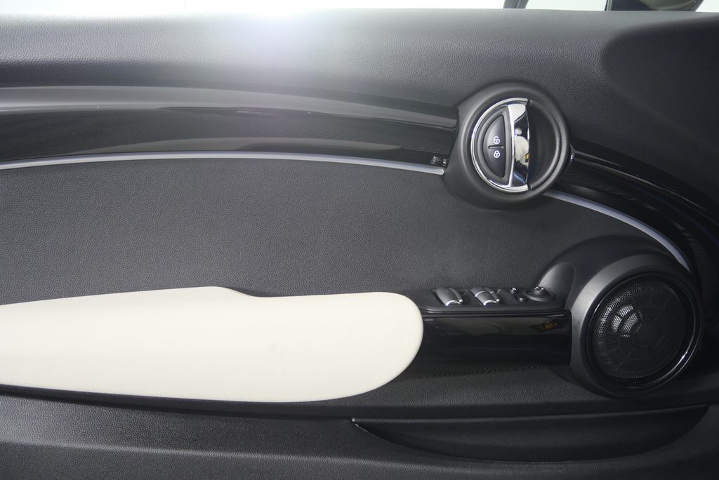 Thumbnail: 2023 MINI Cooper - 8