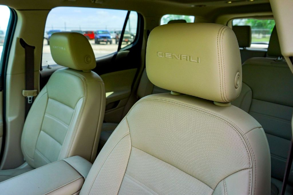 Used Car 2019 Gmc Acadia  Denali For Sale Under $30,000 In Taylor, Texas