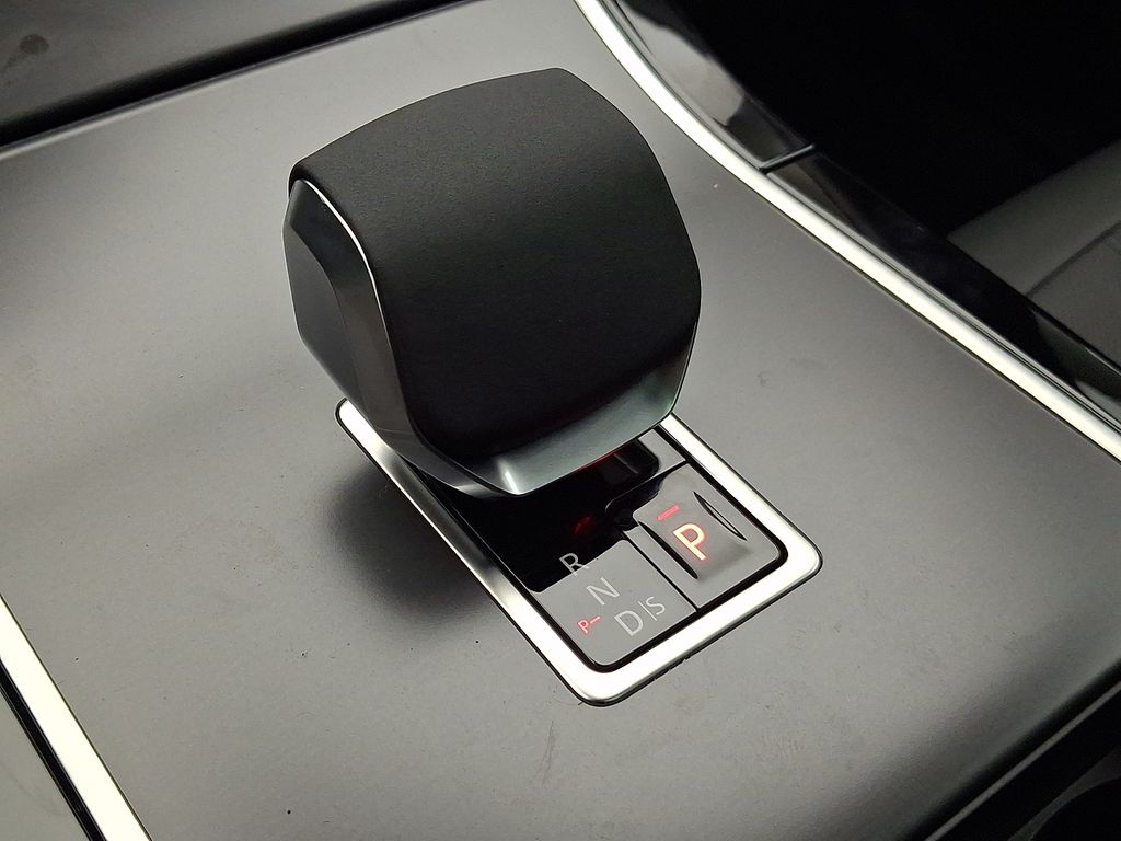Thumbnail: 2026 Land Rover Range Rover Evoque - 12
