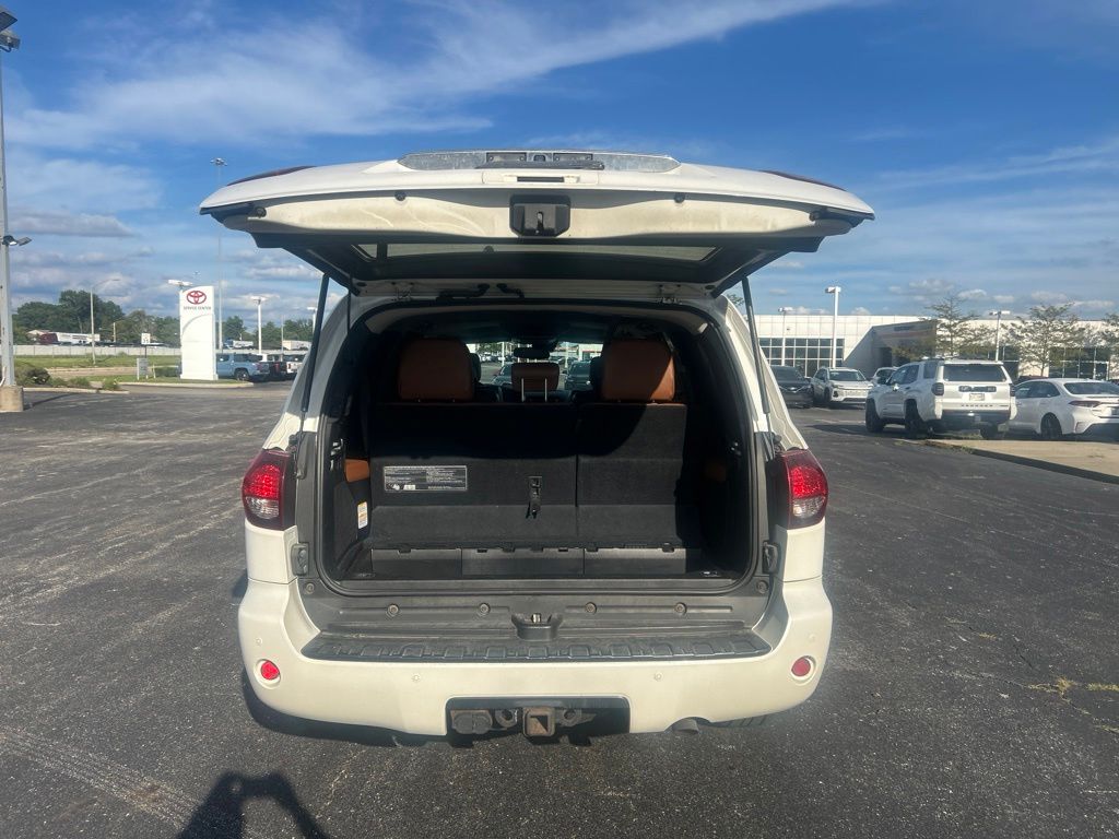 Used 2018 White Toyota Platinum image 7